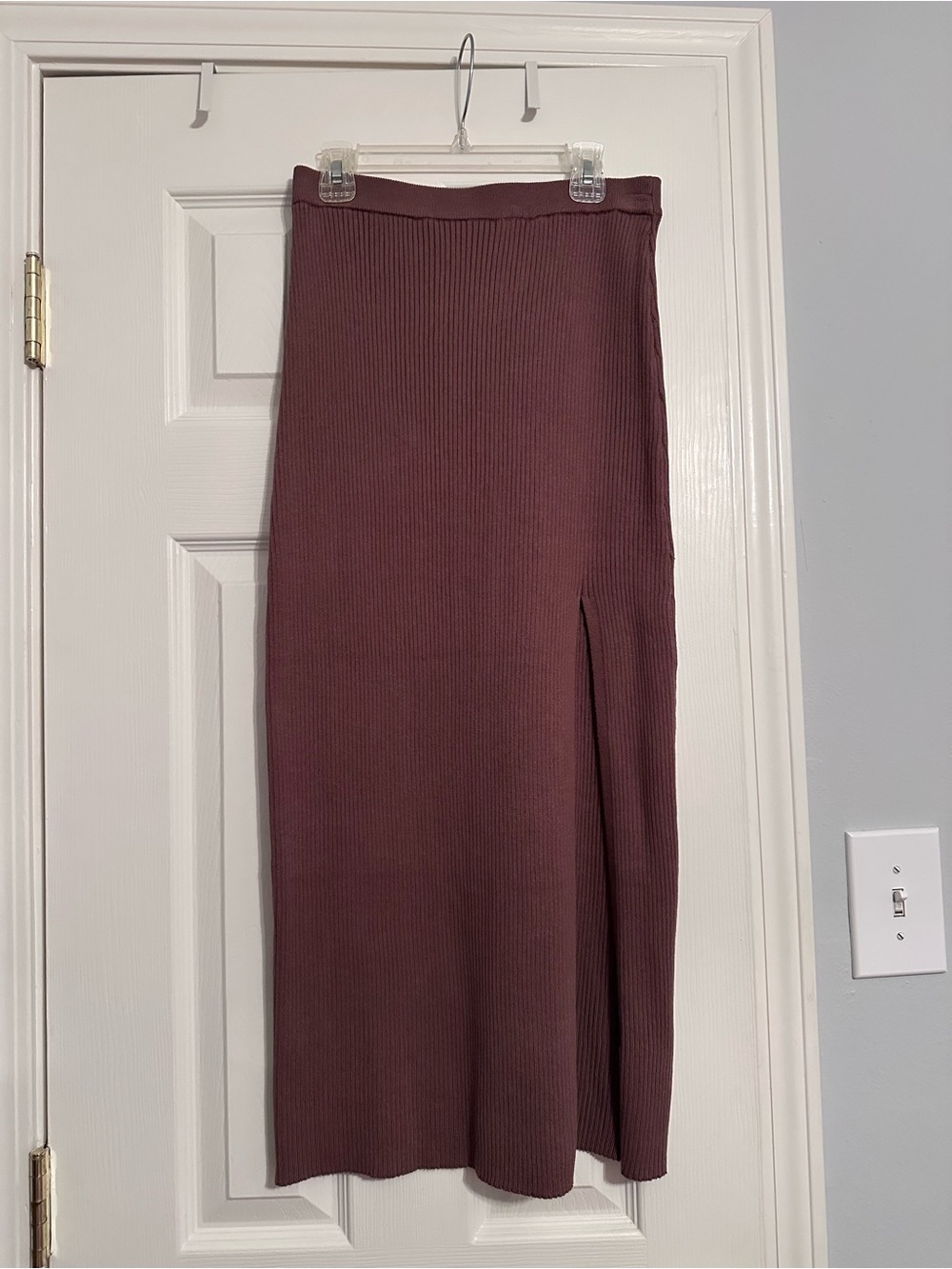 Lush Ribbed Midi Skirt in dark espresso brown
